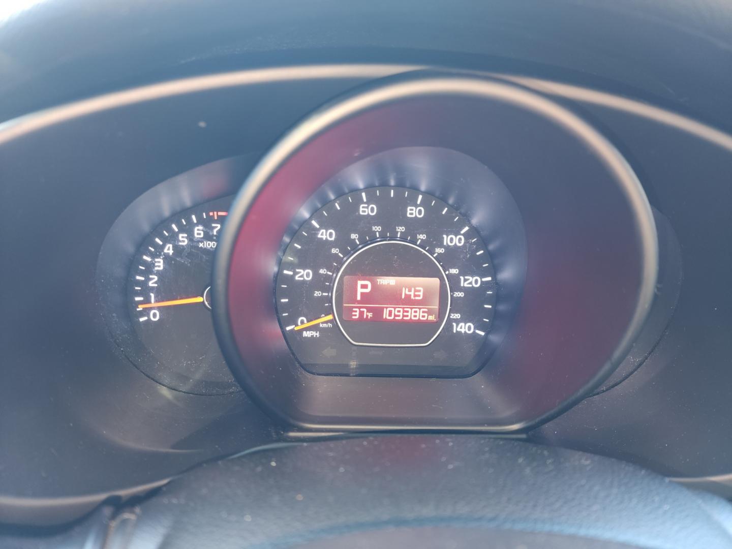 2018 SILVER /Black Kia Soul + (KNDJP3A53J7) with an 2.0L L4 DOHC 16V engine, 6A transmission, located at 1221 Madison St., Shelbyville, TN, 37160, (931) 680-9439, 0.000000, 0.000000 - Photo#7